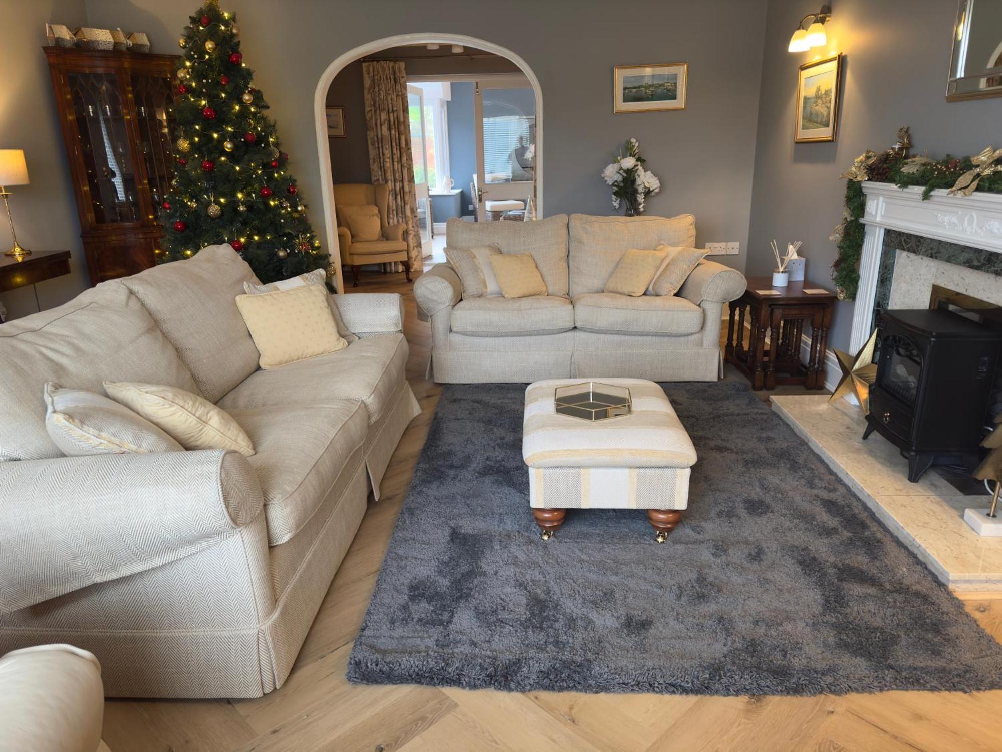 Vast, Elegant Home With Indoor Pool & Sauna Near Popular Golf Course Kington  Buitenkant foto