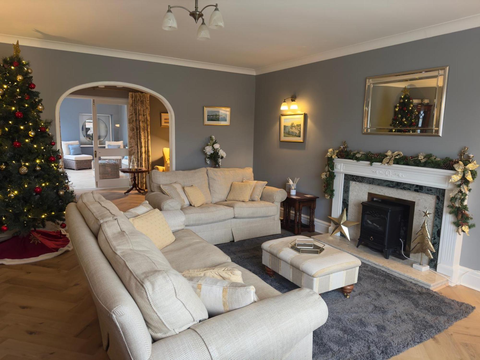Vast, Elegant Home With Indoor Pool & Sauna Near Popular Golf Course Kington  Buitenkant foto